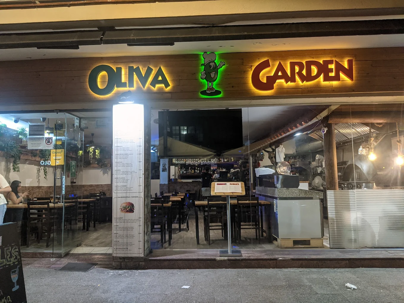 Fachada Oliva Garden Av. Santa María Castelldefels