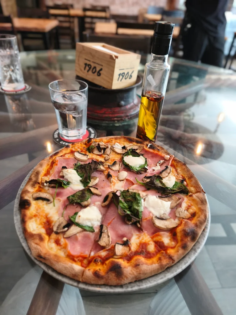 Pizzas de horno de leña Oliva Garden